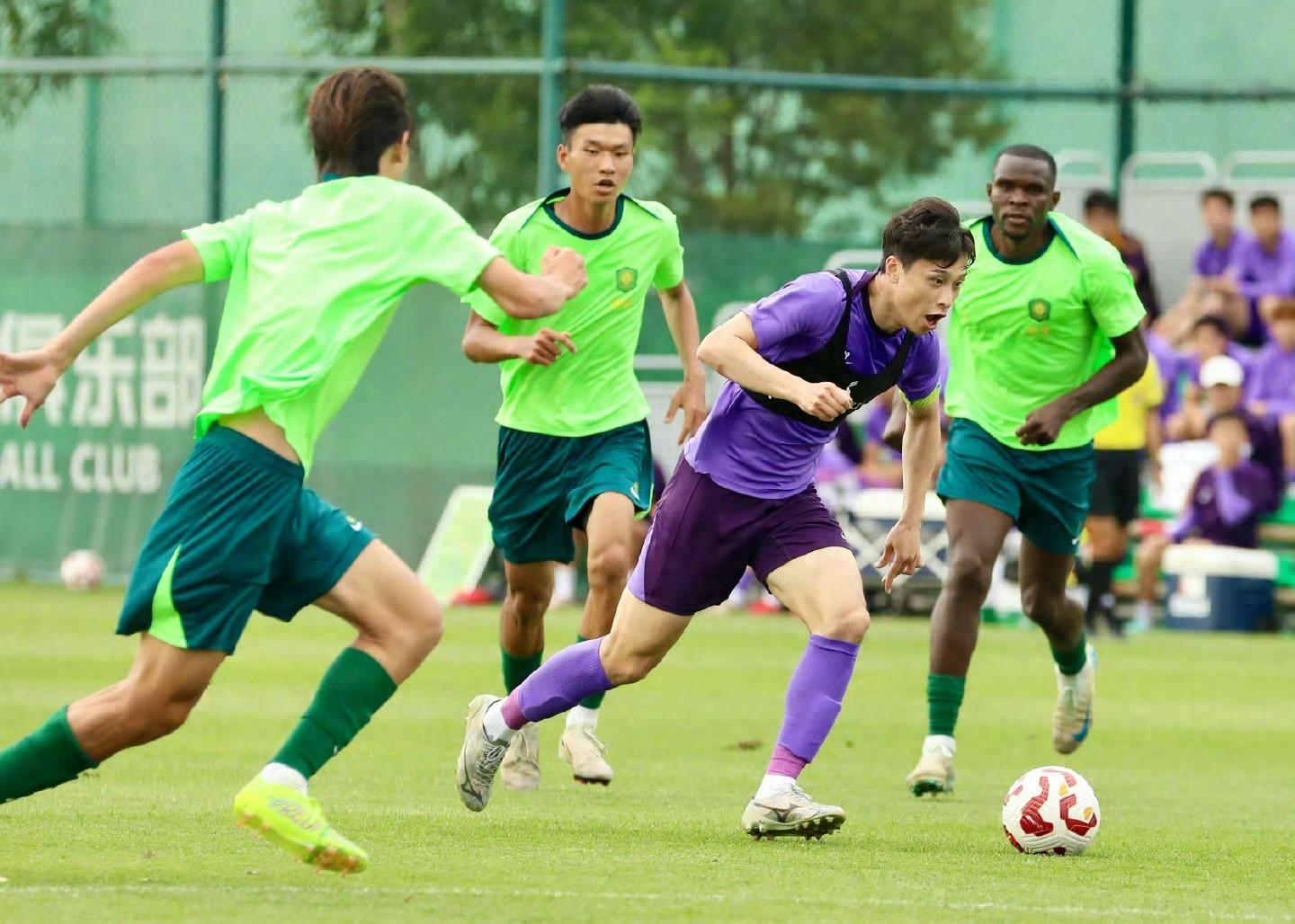 中超赛后走向成谜，武汉三镇主帅复盘，压力陡增，身体对抗强度拉满的简单介绍